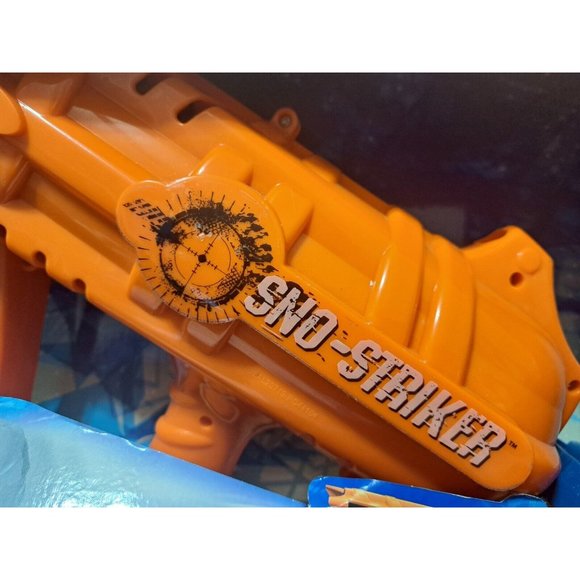 Sno-Striker Snowball Launcher Winter Snow Fun Ideal  NEW Snowball Fight Snow Day - Picture 3 of 9